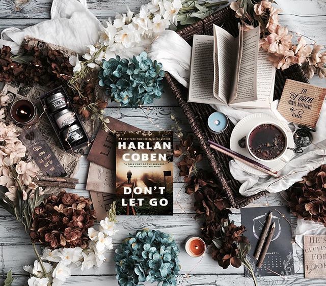 With unmatched suspense and emotional insight, Harlan Coben explores the big secrets and little lies that can destroy a relationship, a family, and even a town in this powerful new thriller.
.
To learn more about Don't Let Go or to order a copy you can c… ift.tt/2rTbudq