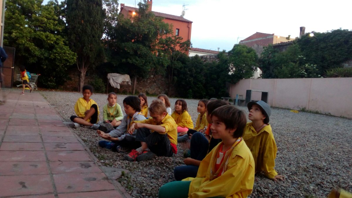 CauVistaAlegre's tweet photo. A la tarda els hem fet activitats d'improvització per la nostra pel•lícula #ProjecteIsComing #SomDeCau #VistaAlegreHoPeta https://t.co/WoeVPxM2T6
