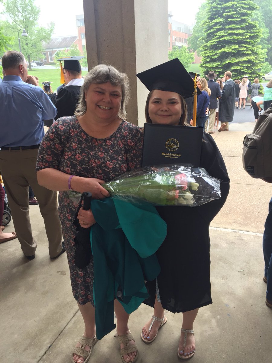 angel14477's tweet photo. #MessiahGrad18 https://t.co/3OvSfrPiF4
