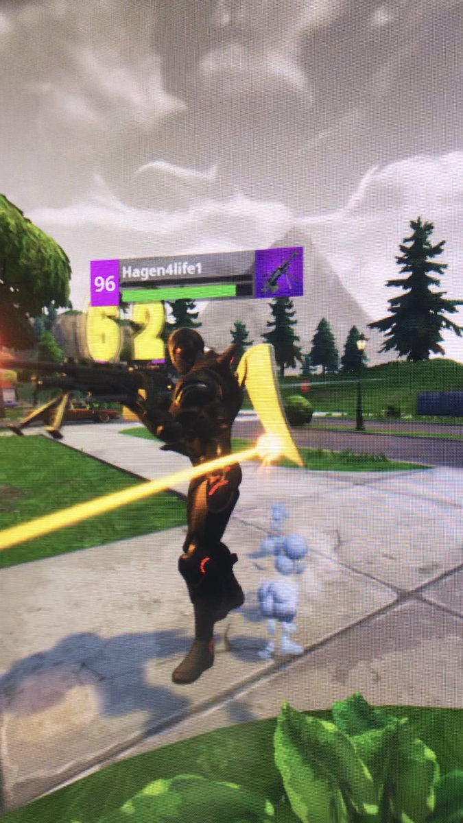 TrueGenerationX's tweet photo. @FortniteGame Can you explain how this is a headshot? That’s the last time I wear a backpack. #fanart #FortniteBattleRoyal #headshot #FortniteArt https://t.co/UvoJqG8pno