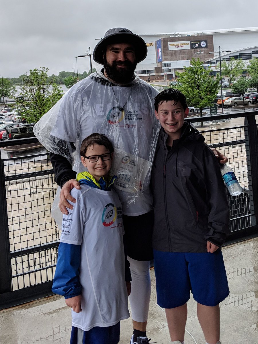 ghernb's tweet photo. A fantastic event. We had a great time for a great cause. @JasonKelce has got to be one of the nicest pro athletes I have ever met. 
#EaglesAutismChallenge
@Eagles https://t.co/V9ru2zbzqA