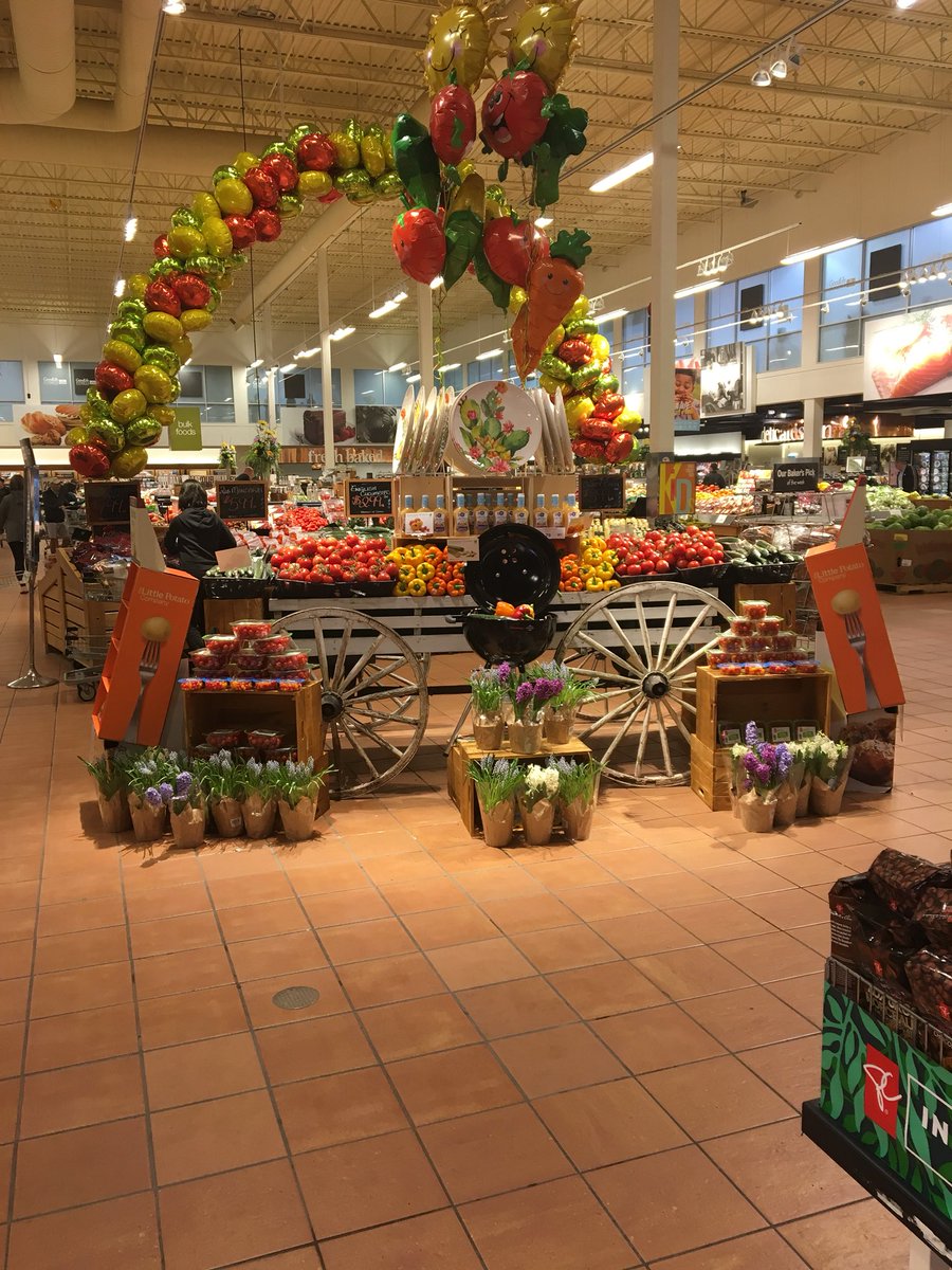 NatureFreshGEC's tweet photo. Who’s hungry??🍅🥒🥒🍅 https://t.co/iylvKh4Nu8