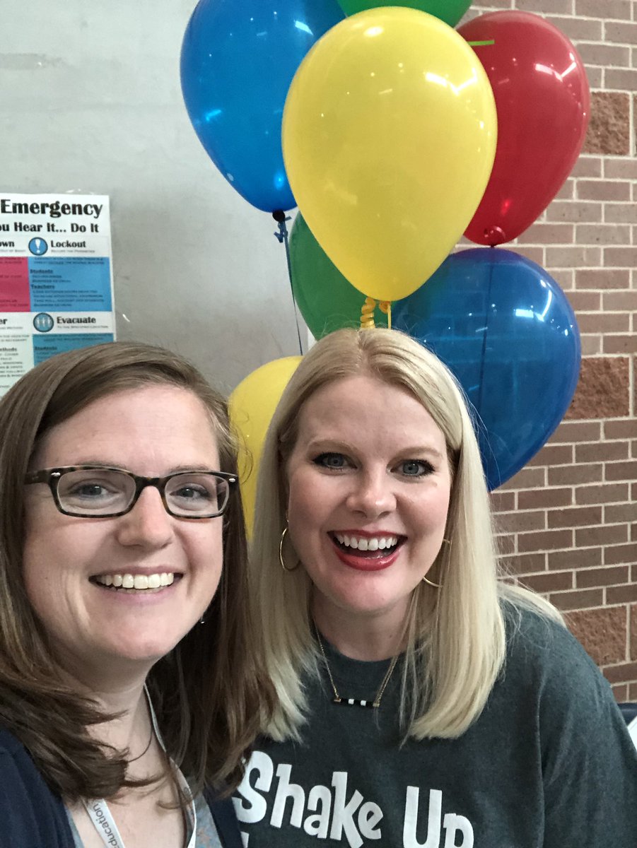 Pictures with @ShakeUpLearning and @jmattmiller #daymade #TXGoo18 #buildingthefuture #dynamiclearning #ditchthattextbook