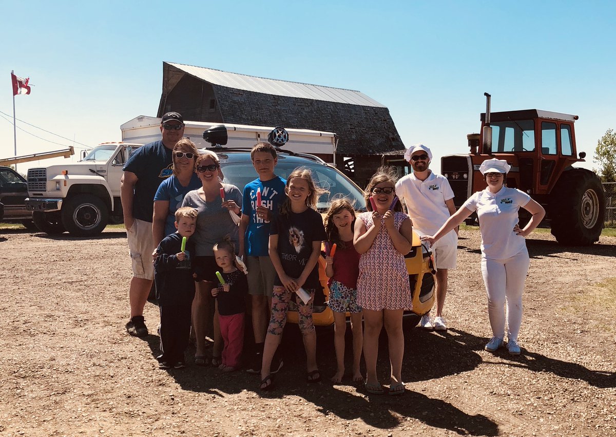 MetropolitMedia's tweet photo. May long @1023nowradio Trucksicle visit! #CampingOnTheFarm #maylong #popsicles #albertacamping @HJMetro @IroncladMech https://t.co/7VEY5giMb7