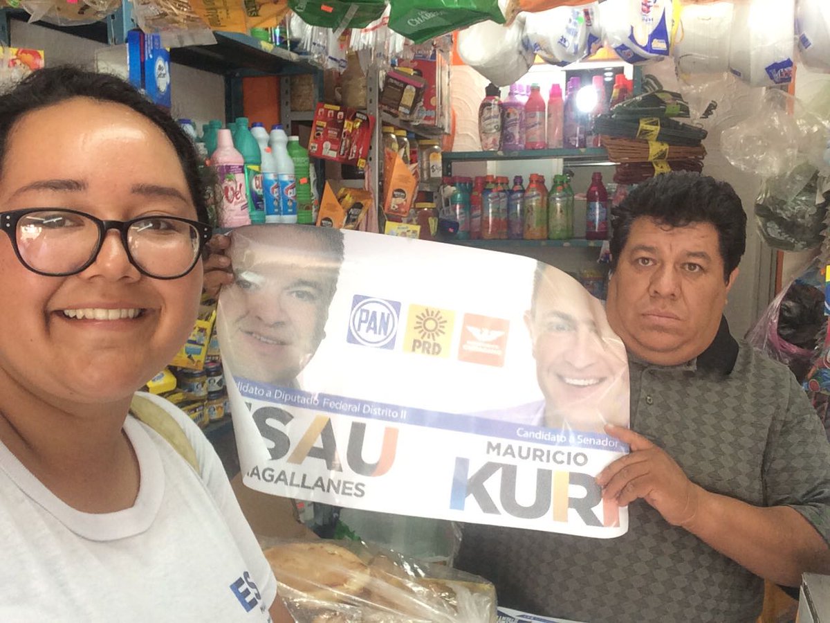 jade412la's tweet photo. Equipo #EsauMagallanes Sabadaba con todo. No puede ser la excepción 😉seguimos tocando puerta. #ApoyandoCJ #UnidosSJR #SanJuandelRio #Hablemosdefrente https://t.co/uc8mxk6V1S