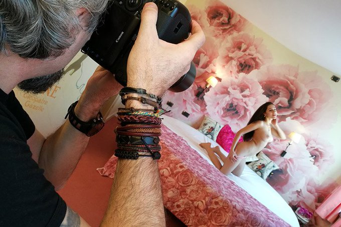 Backstage of @metart shooting :) https://t.co/rMLLwBEIlK<a class="tags" href="/tag/metart">@metart</a>