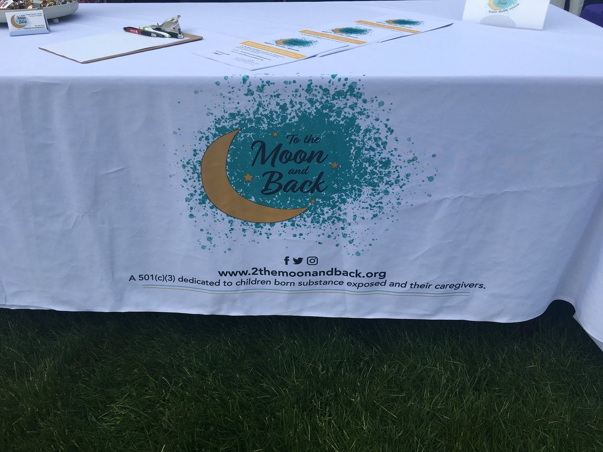 ToTheMoonMA's tweet photo. We met many wonderful families and organizations today. Thanks so much to those who stopped by to hear about how opiates and other substances are impacting children in our community. @Brockton_TC #runtoendaddiction https://t.co/bgYycapTRe