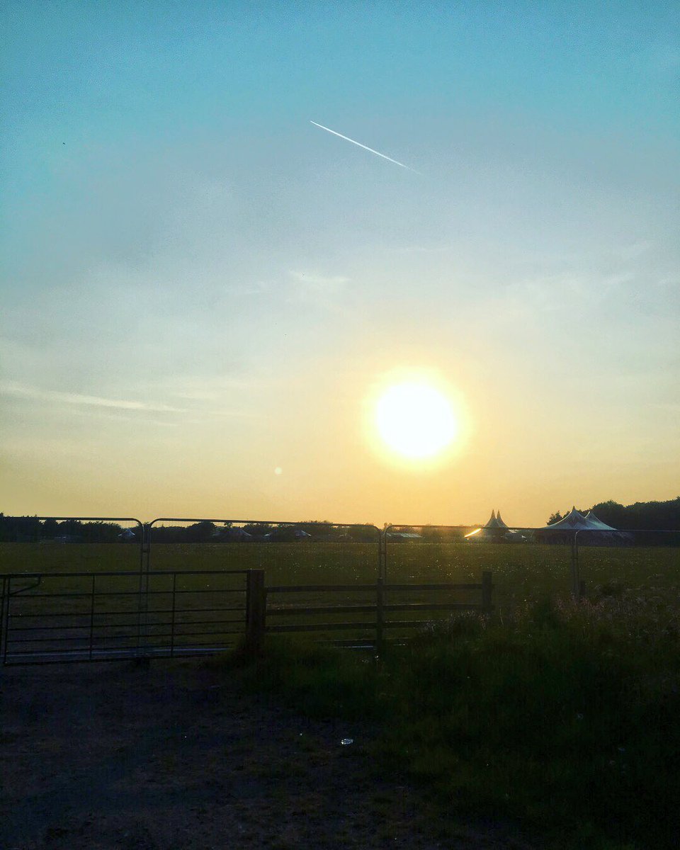 Square11's tweet image. Drove past the @beardedtheory site this evening...looking ace👍🏼☀️ #thistimenextweek #beardedtheoryfestival