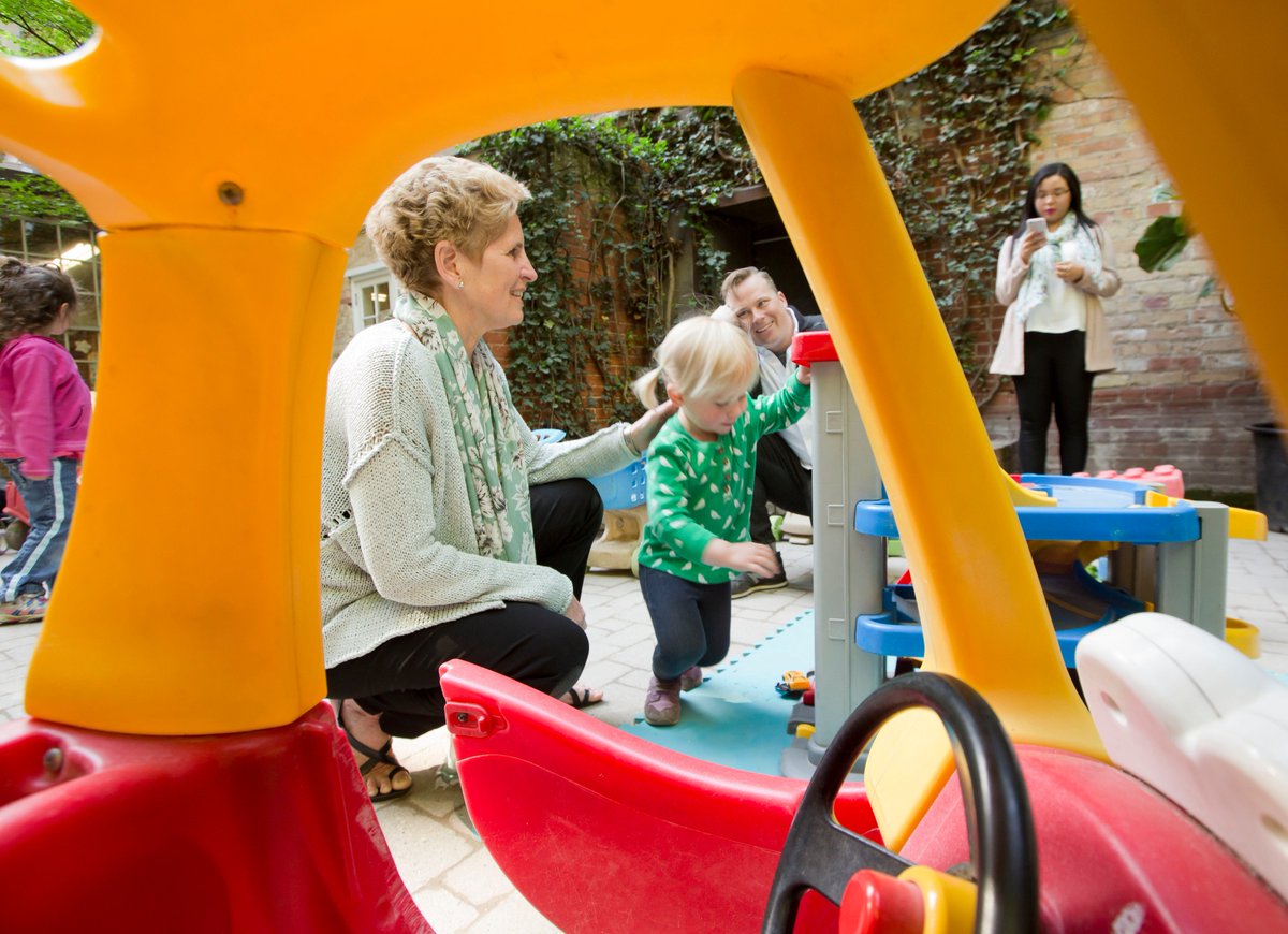 OntLiberal's tweet image. The Ontario Liberals have a fully costed, realistic plan for child care: making it free for every child from the age of 2½ until the day they start full-day kindergarten, saving families an average $17,000 per child. #CareOverCuts #onpoli #ONelxn