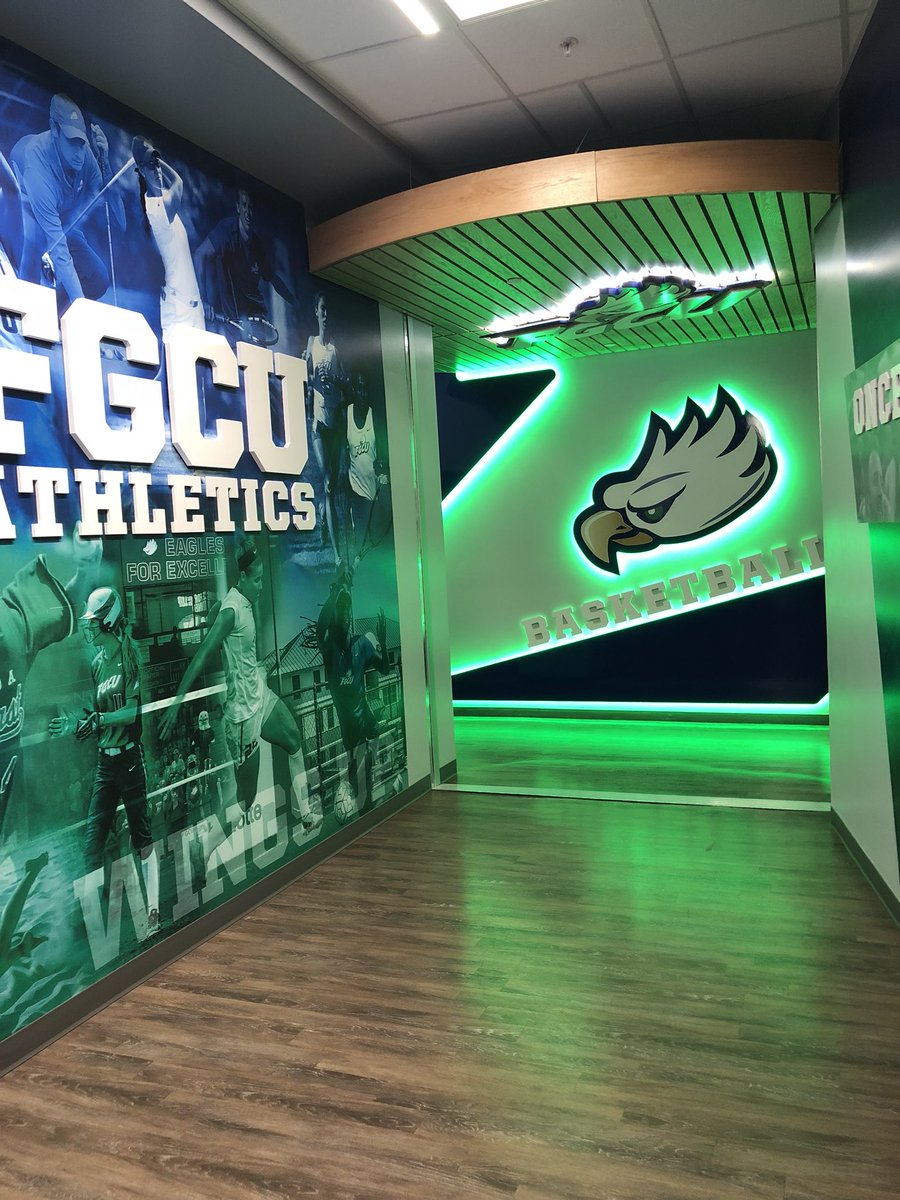 cashantib's tweet photo. Great visit today at Florida Gulf Coast University 💙💚#FGCU https://t.co/u5RHKRWpQc