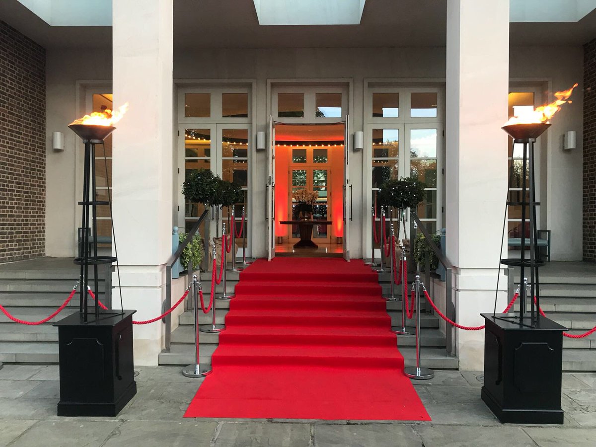 ClownfishEvents's tweet image. VIP entrance for @KCSWimbledon #RubyBall guests at the Hurlingham Club tonight. We do like to set the scene 🤩👌🏻.

#blacktie #redcarpet #grandentrance
