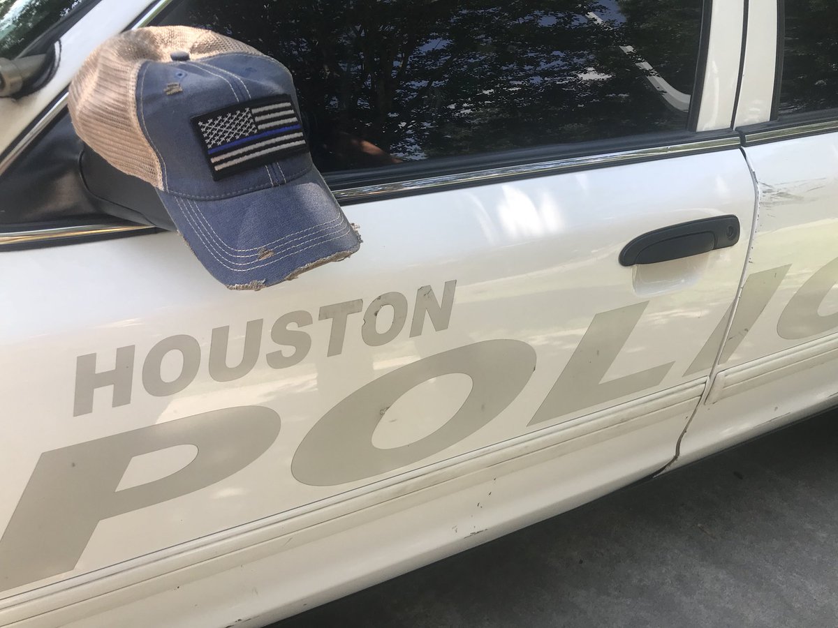 Mdand3hatco's tweet photo. Thank an officer for their service ๐๐ฎ๐ผโโ๏ธ๐ #policeweek #rememberingthoselost https://t.co/b0ildf6hlU