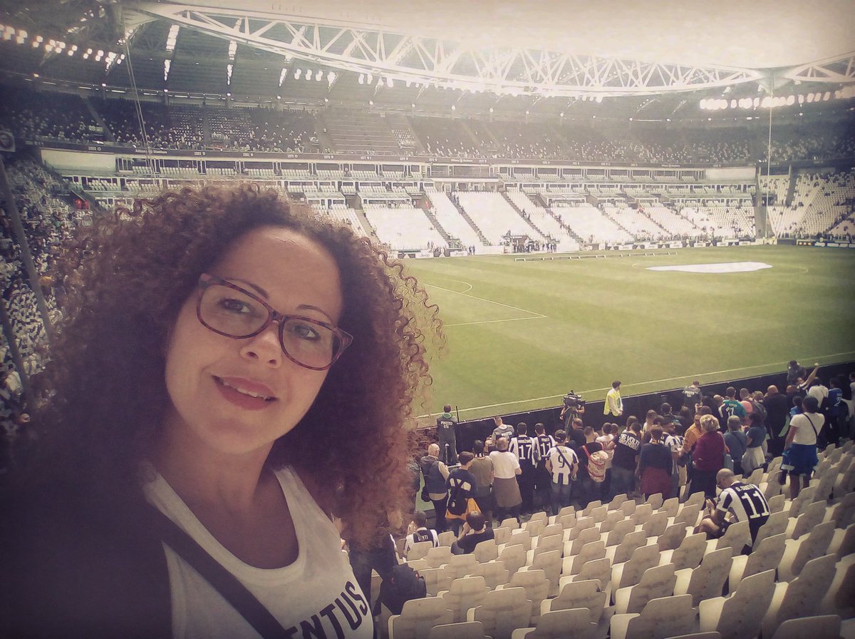 Fra101183's tweet photo. E dopo una giornata spesa a festeggiare la Mia Juve...e il Mio grandissimo capitano..torno a casa...senza dimenticare un'altra cosa..Rafa è in finale a Roma!!!! Vamosss #juventus #MYTH #storiadiungrandeamore #Gigi #UN1CO #RafaelNadal #IBI18 #mirafa #giornatetop https://t.co/9hFFxo1s4S