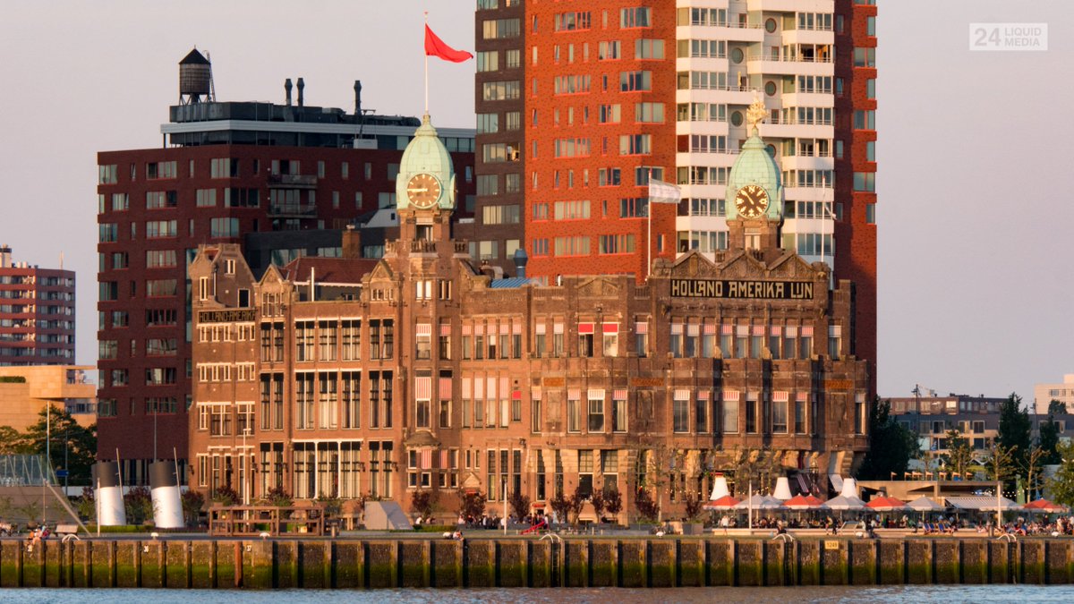 Hotel New York #Rotterdam #skyline <a href="/HotelNewYork/">Hotel New York</a> #architecture #photography #hotel #citytrip #cruises