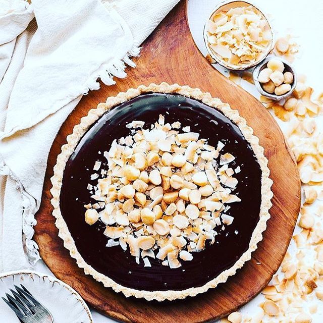 _Brookfarm_'s tweet photo. Sunday’s that look like this chocolate macadamia tart yes please...Australian macadamias are the perfect baking ingredient ✔️ or pile them on top for extra crunch and deliciousness...📷source unknown #macadamia #brookfarm #sunday #baking #macadamianut… https://t.co/VWaaMryIP8 https://t.co/27sgpESo06