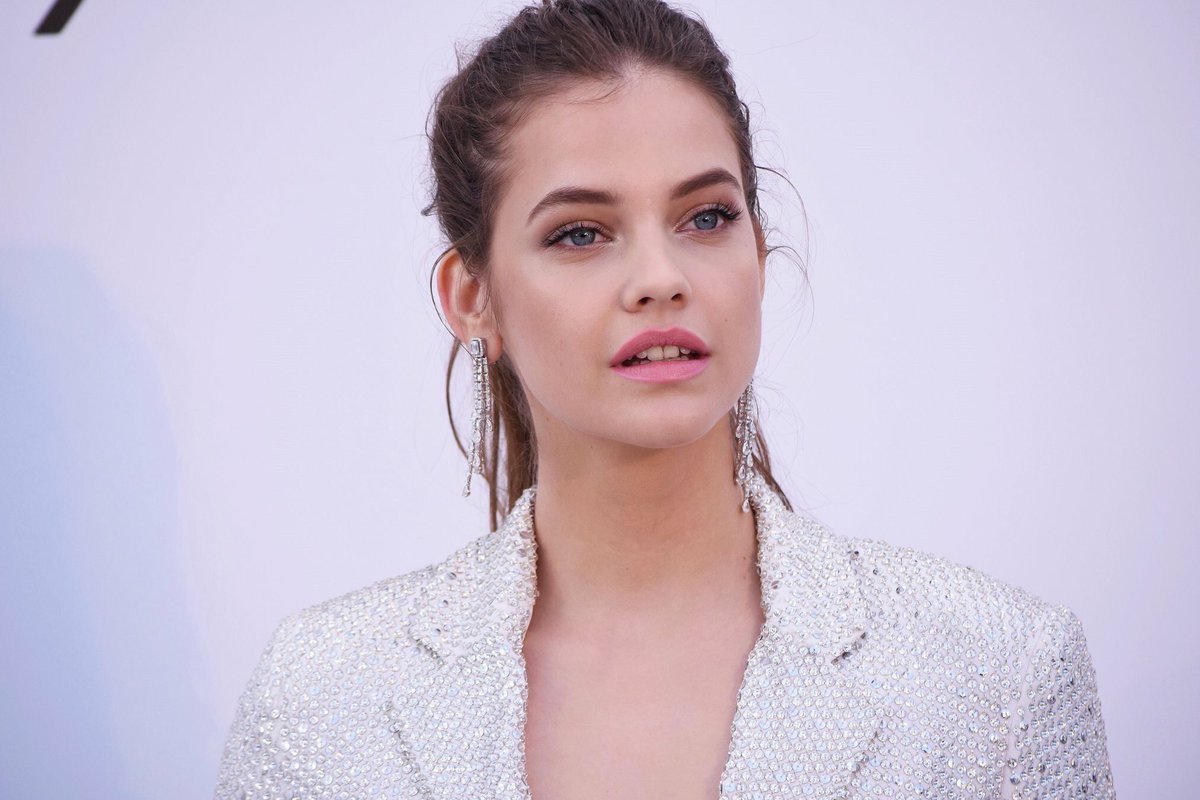 Barbara Palvin Today On Twitter New Barbarapalvin Wears A Roberto 