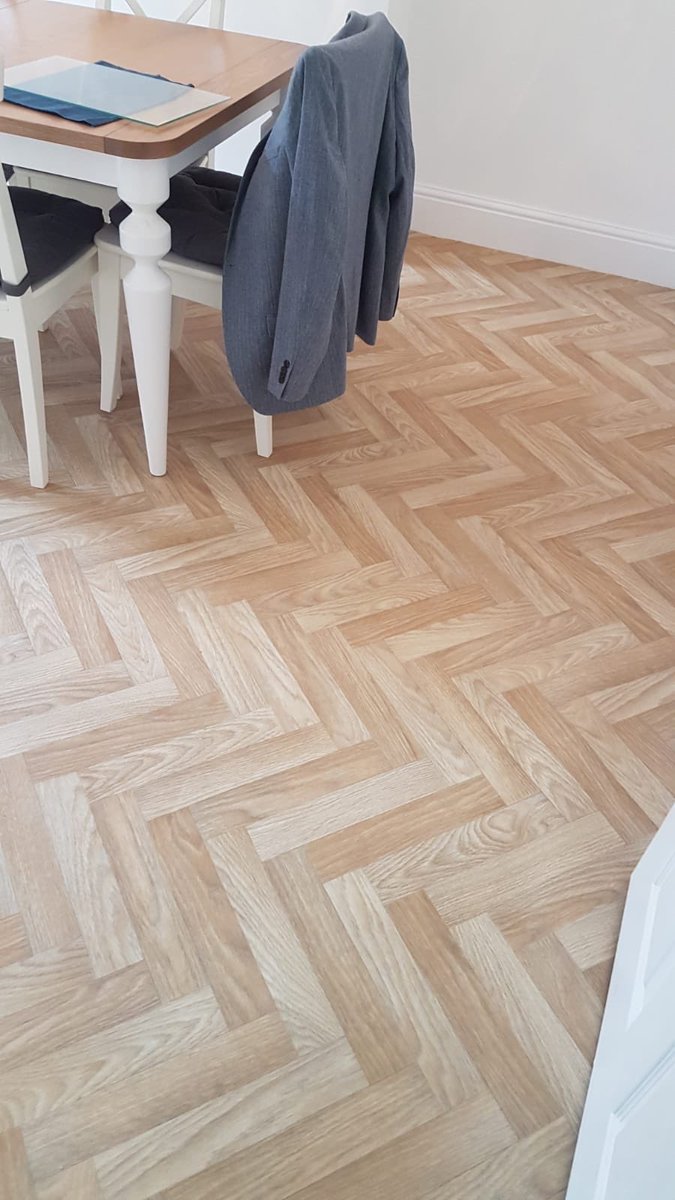 karpetkingdom's tweet photo. How could does this combination look 😍Patterned vinyl is baroque Lisbon 909. Herringbone vinyl is Woodstock Louvre. https://t.co/LQgxsdSv5j https://t.co/GctSgbvu5w