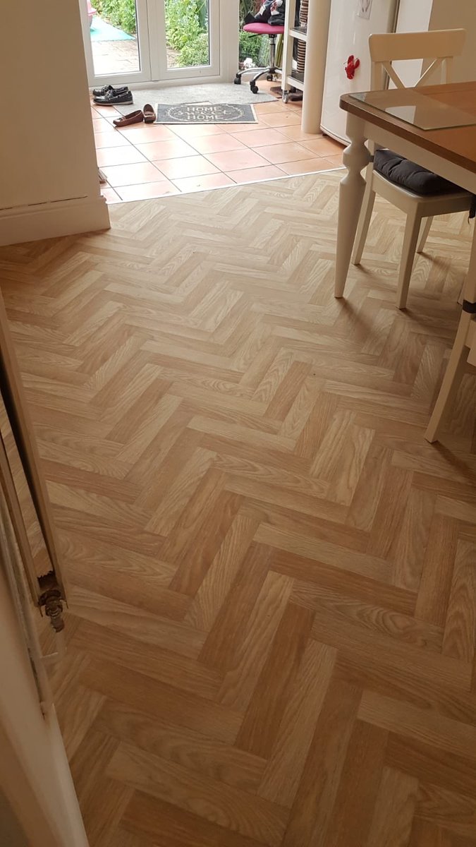 karpetkingdom's tweet photo. How could does this combination look 😍Patterned vinyl is baroque Lisbon 909. Herringbone vinyl is Woodstock Louvre. https://t.co/LQgxsdSv5j https://t.co/GctSgbvu5w