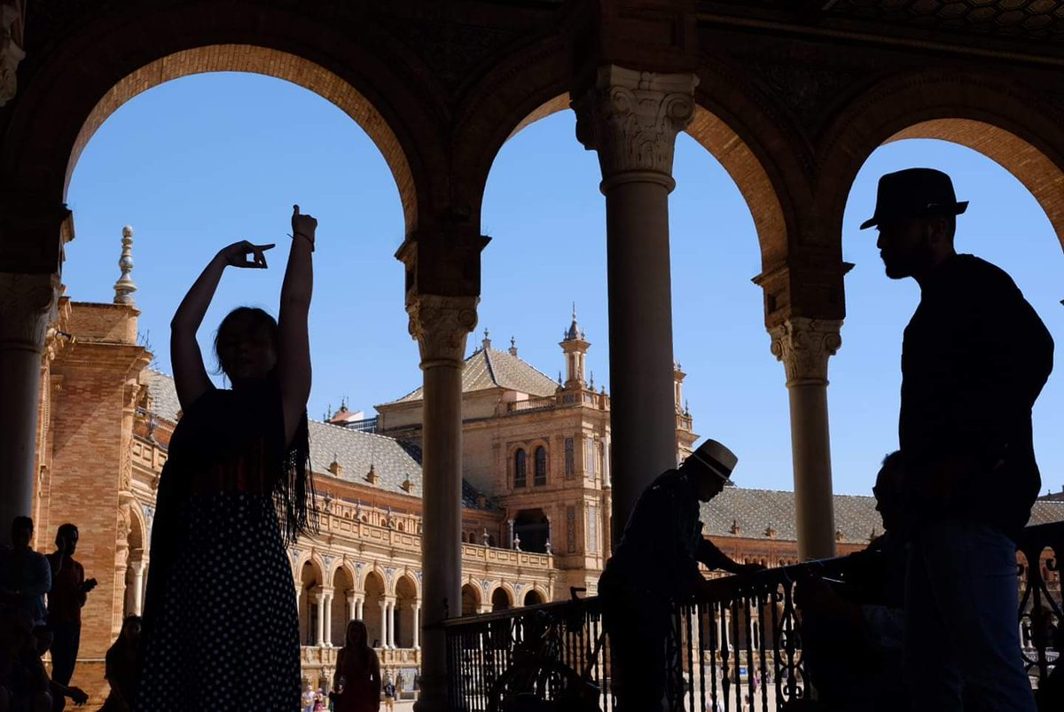 pollyrusyn's tweet photo. Sevilla!!! Came across a street flamenco performance - gave me goose bumps! #NGTUK #travelphotography #sevilla  #streetphotography #Photographer #Photography @Spain_inUK https://t.co/H8SwvPI0yf