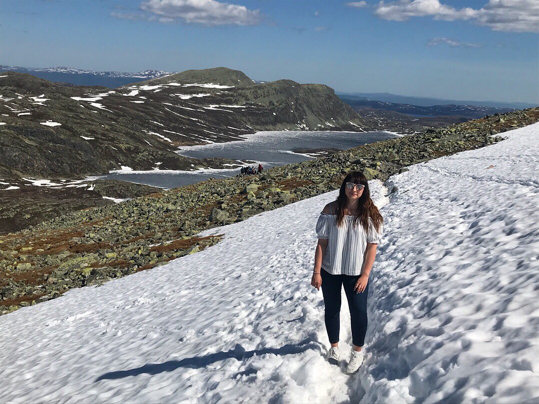 ChloeAprilPS's tweet image. Today we hiked up (and then back down) Gaustatoppen mountain. It was spectacular and we saw 1/6th of the whole of Norway’s mainland. My feet are crying 🏔🌲