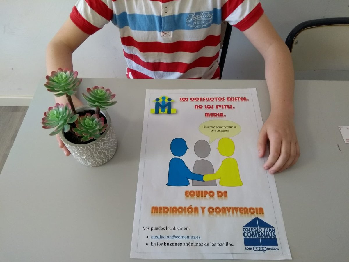 ComeniusCEducat's tweet photo. Zona informativa de l'equip de mediació https://t.co/WopRHivca7