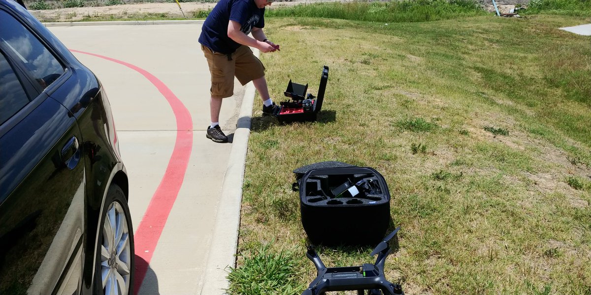 HobbyView's tweet photo. A bit of camera drone flying with a friend. Haven't used mine in quite a while. https://t.co/1IcWzrJQvE