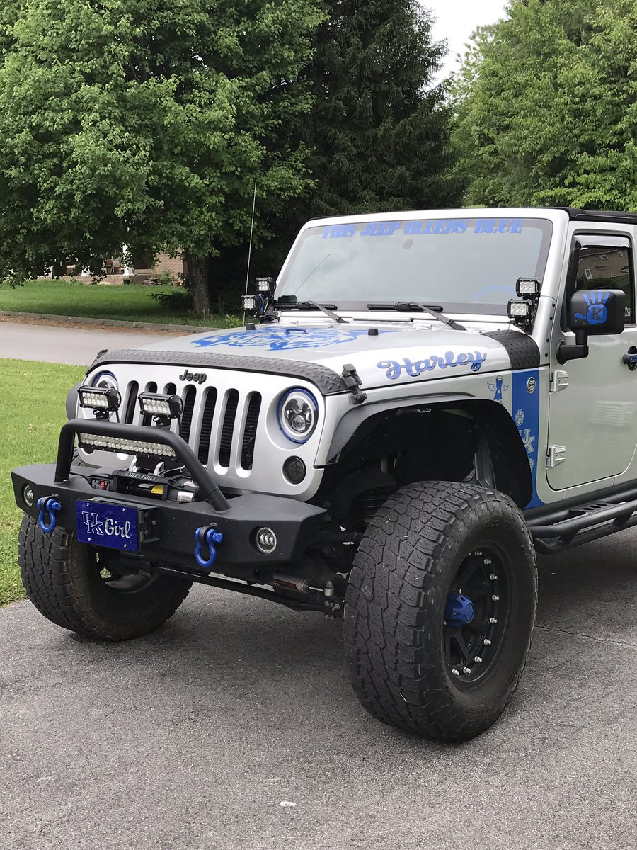 steelecreations's tweet photo. Thanks to hubby for my anniversary/ early bday gift of my winch! Love it.  Took my plasti dip off the grill for something new coming soon! #jeeplife #neverending #jeepgirl @THEJeepMafia @DirtLifeApparel @toxicoffroad @TopJeepers https://t.co/InD3PmpnWN