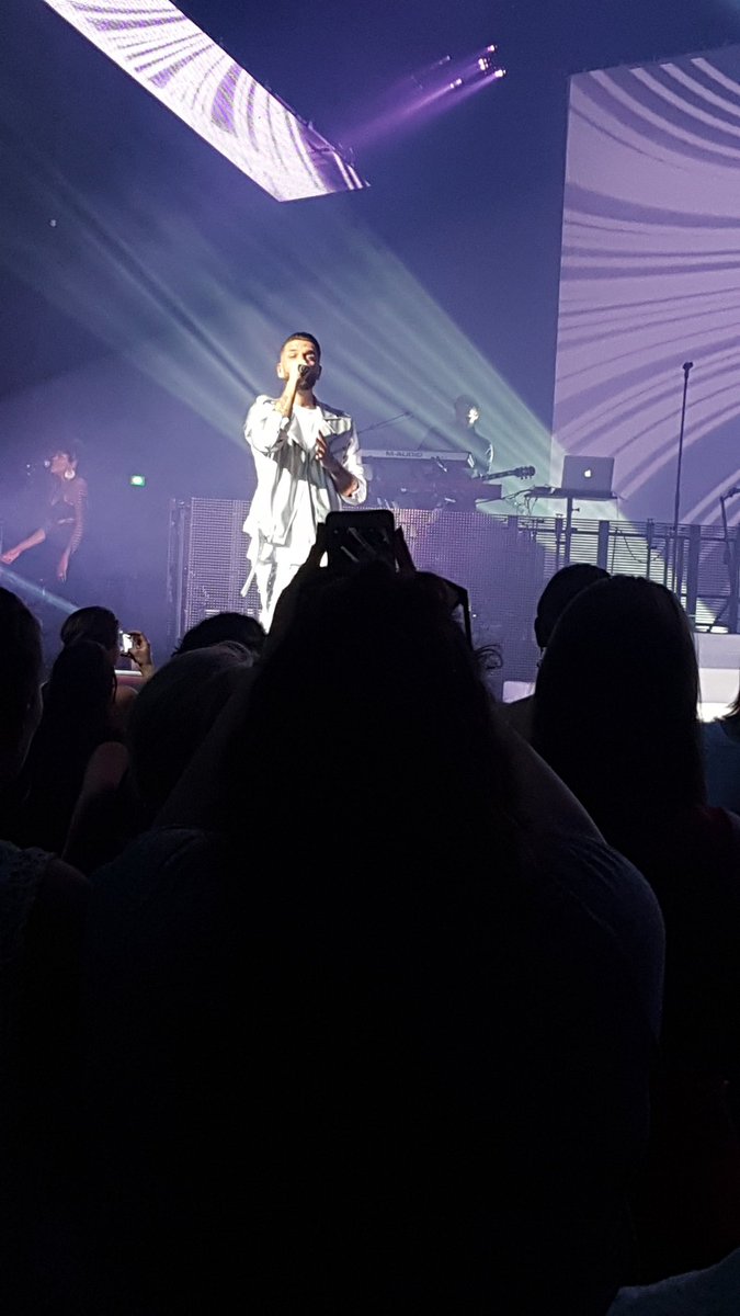 LaurineBousseau's tweet photo. Super concert c'était la première fois que je venais je me suis éclaté j'avais l'impression de faire parti de ta famille tu es toi même et sa ce ressent reste comme sa on t'aime 😍❤@KeenvOfficiel  #7Tour https://t.co/O5OocVYdzL