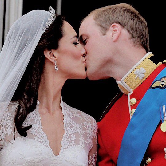 ❛It’s on days such as today that I can’t help but remember our wedding, @FateOfTheCrown.❜