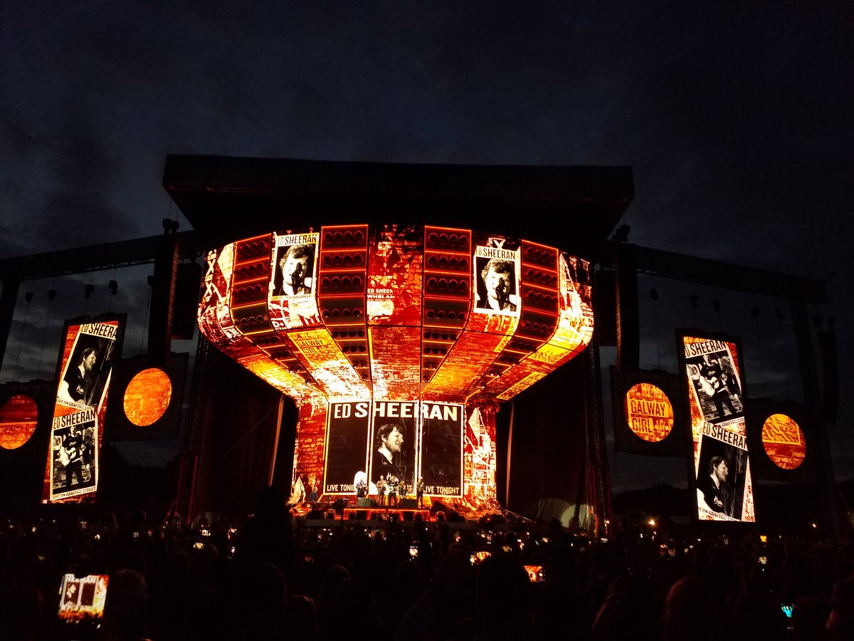 Ed_Sheerleaders's tweet photo. WHAT A NIGHT, WHAT A TOUR! Thank you to everyone who has sang & danced with us in Cork, Belfast, Galway & Dublin. To everyone joining us tonight - goodnight & safe home.
Take a bow Cork, Belfast, Galway & Dublin - you have been incredible beyond measure #EdIrishTour #EdSheeran https://t.co/1L6VGsuDmz