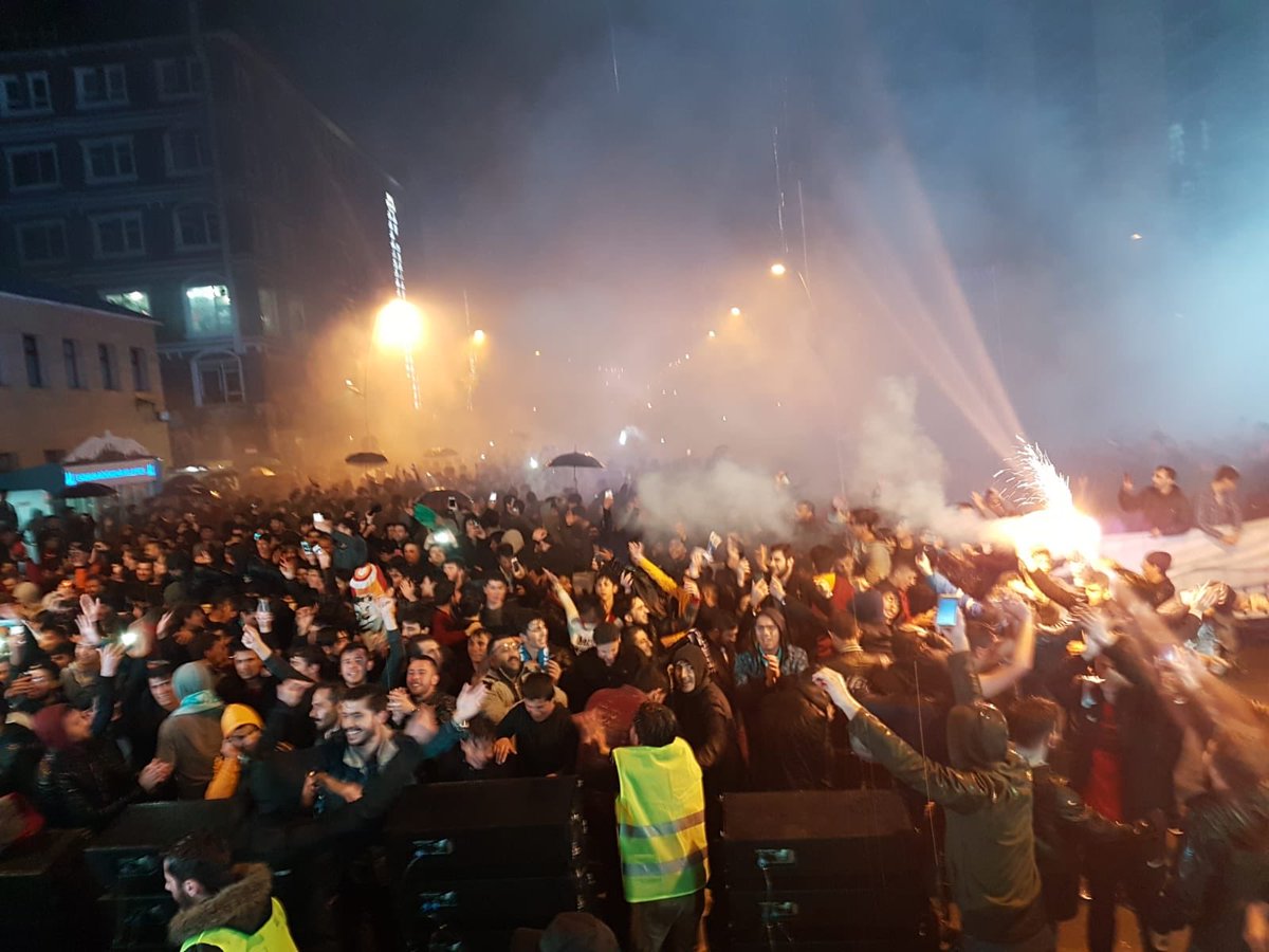 "Şampiyonluk bu şehrin ruhunda var" diyerek 3 yılda nice zorlukları, nice imkansızlıkları aştık. Yılmadık, yıkılmadık, inandık ve başardık. Şampiyonluğun kutlu olsun Dadaşım, şen olasın Erzurum, sen tek sevdamsın, sen şampiyonsun @erzurumspor'um. #DadaşlarSüperLigde