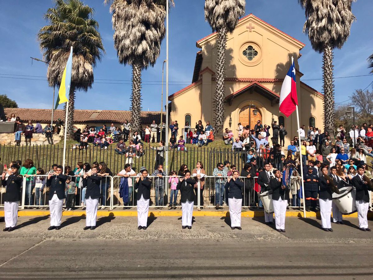 ¡Felicitaciones #Concón! Hermoso desfile en conmemoración de nuestras Glorias navales 👏👏👏
Alcalde <a href="/sumonteoficial/">Oscar Sumonte González</a> y Gobernadora @MariaDelaPaz_R encabezaron la tradicional celebración