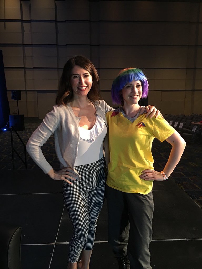 CatherineJersey's tweet photo. Thanks to @JewelStaite and @Breaking_Nate for this moment at #WizardWorld. One more zabagabee for the day! #SpaceCases #cosplay #ThatWigThough 😄 https://t.co/o3fnVtXZHA