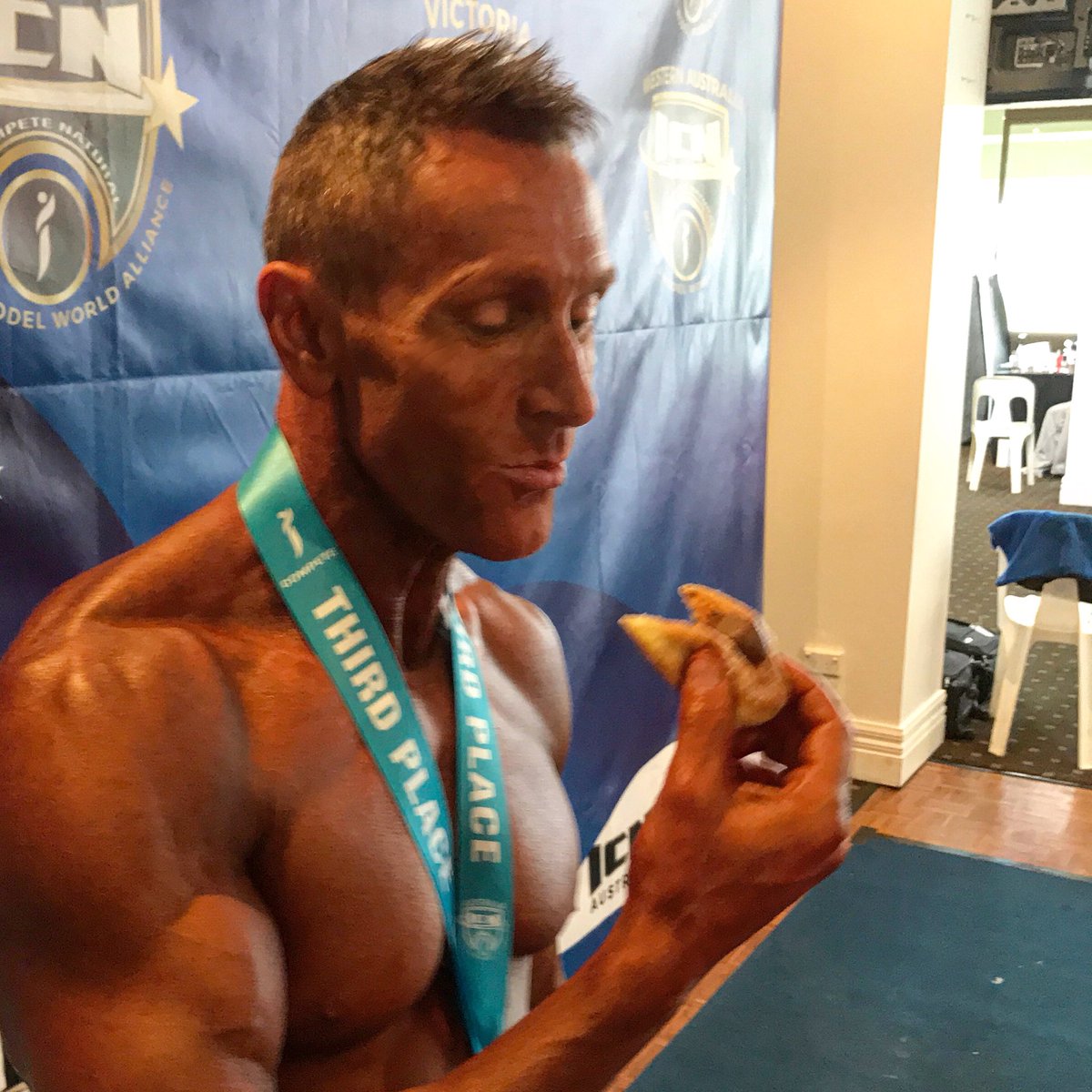 mick_lawrie's tweet photo. 2018 ICN Melbourne Muscle & Model.
Post stage treat - Nutella Donut be like ... mmm! ๐ฉ
#nutella #donut #doughnut #postcomp #bodybuilding #bodybuilder #physique #shredded #shredz #striations #fitness #fitnessaddicts #muscle #weightlifting #powerlifting #swole #teammickeyg https://t.co/uLDIhdfTXb