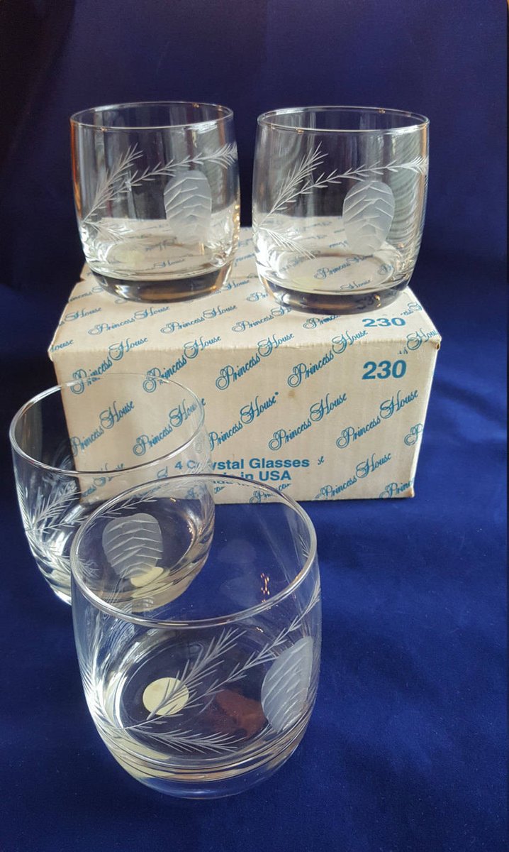 Lyn_Bluefish901's tweet photo. RARE Princess House Glass, Pine Cone Etched Crystal Old Fashioned Glasses #230, 4 NOS Boxed, Dining Party, TV Movie, Pinecone, Rustic Cabin https://t.co/9SfKwLIdAL #AmazingFunVintage #Etsy #PrincessHouseGlass https://t.co/HFEj94x4cz