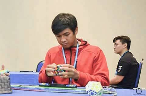 MeitanteiSyahmi's tweet photo. Nama saya Muhammad Syahmi, anak jati Kodiang, Kedah... Saya merupakan wakil Malaysia DAN WAKIL TUNGGAL KEDAH ke Kejohanan Rubik's Cube Asia 2018 yang akan diadakan di Taipei, Taiwan pada 17-19 Ogos 2018. Saya sedang mengumpul dana untuk perbelanjaan saya di sana @MukhrizMahathir https://t.co/8HKaEj2J7P