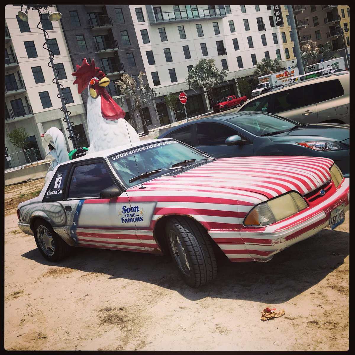 Heatherlynn8099's tweet photo. #ChickenCar #Ybor #Tampa #ArmatureWorks #ohthethingsyouwillsee I think the plates said Illinois.. Far from home chicken.. 🐓 https://t.co/KCBbXOjEg1