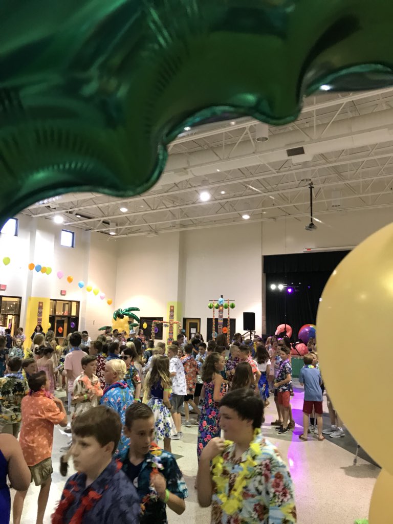 CreeklandMS's tweet photo. Class of 2025 got a head start on breaking in their new school! #5thGradeDance #CreekLife #GoinGrizzly #LuauLife @AveryElementary @BGESTEM @MacedoniaElem @FreeHomeES https://t.co/XMUM27m82i