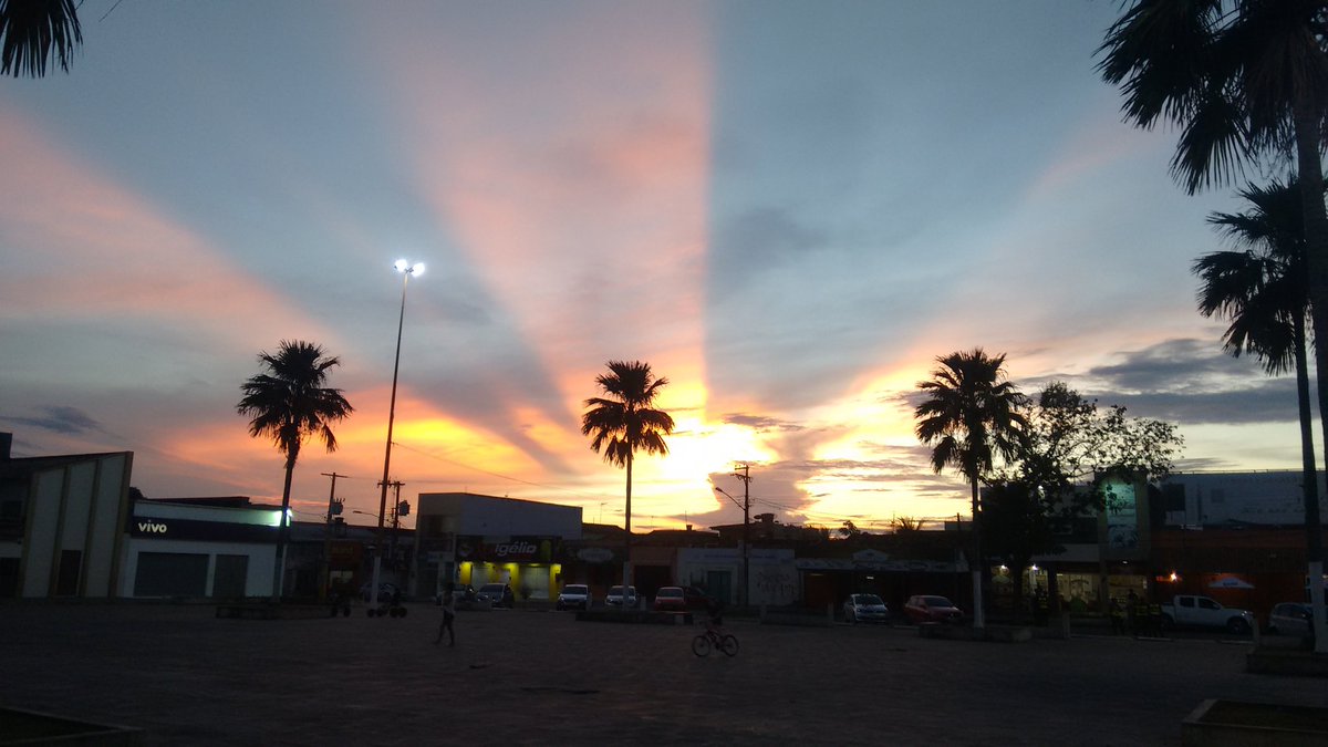 RossBergViana's tweet image. MBA é foda #skyvibes