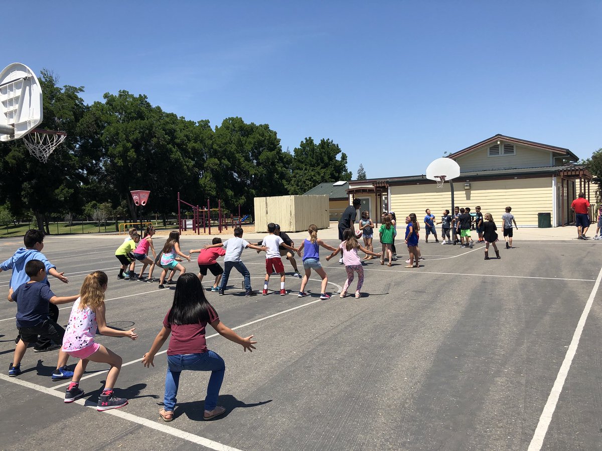 Thank you to the CSUS Men’s & Women’s basketball teams for
Coming and teaching our 4th graders some skills on Friday. They had an amazing time!