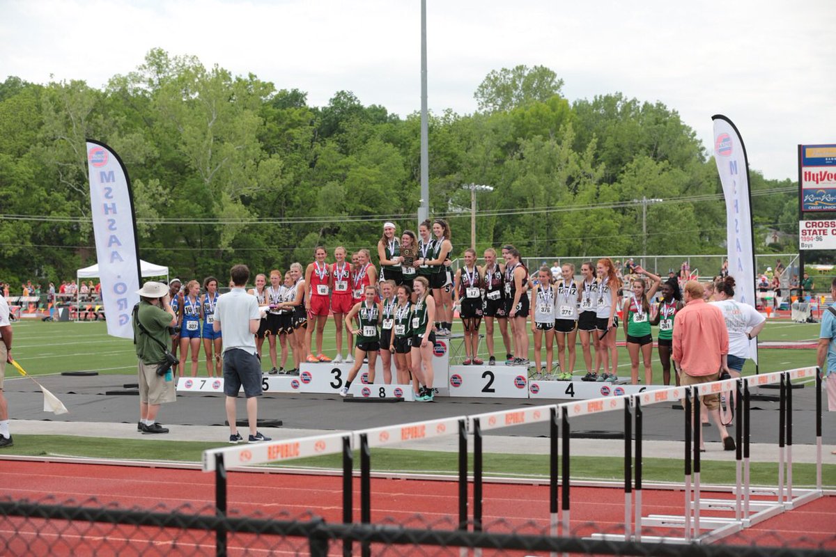 loloyoungblood's tweet photo. Words can’t express how proud I am of my team!! Great job today girls🏅#fourthinstate https://t.co/rAFeF6WEeE
