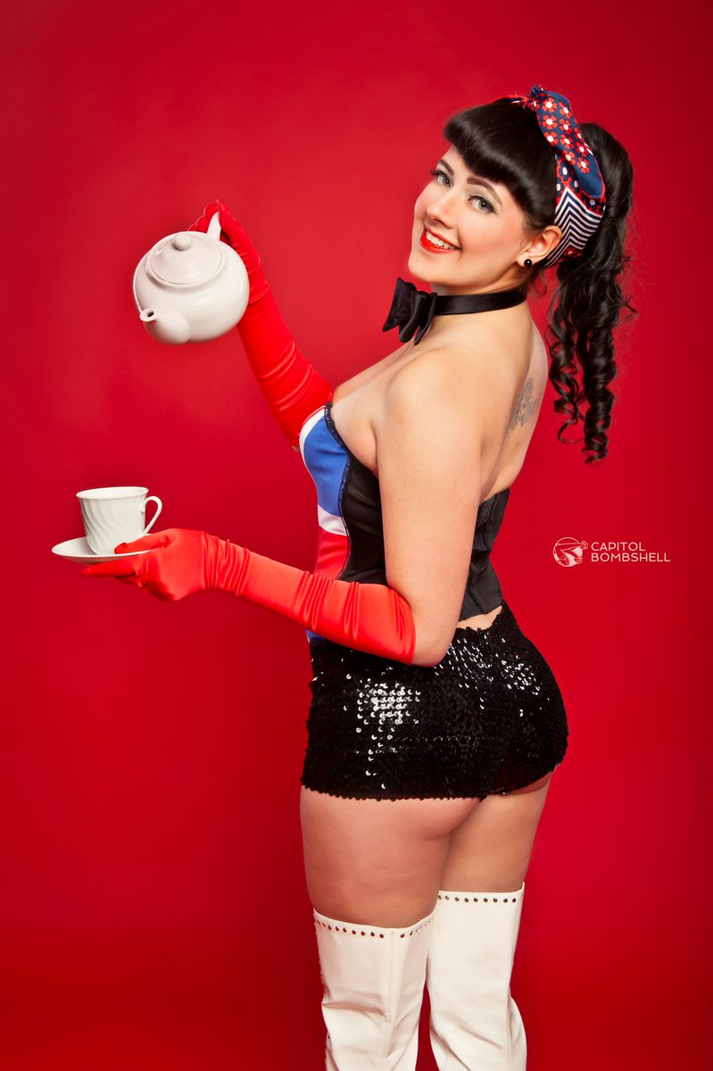 LunaxMars's tweet photo. Loving this new edit of one of my favorite shots with @CapBombshell made in celebration of today's nuptials. ❤☕ Makeup by @jkwbeauty #pinupgirl #newyorklusciousladies #thelusciousladies #youcansitwithus #pinup #pinupnewyork #pinupfamily #retro #vintage #capitolbombshell https://t.co/fucYJmSUUl