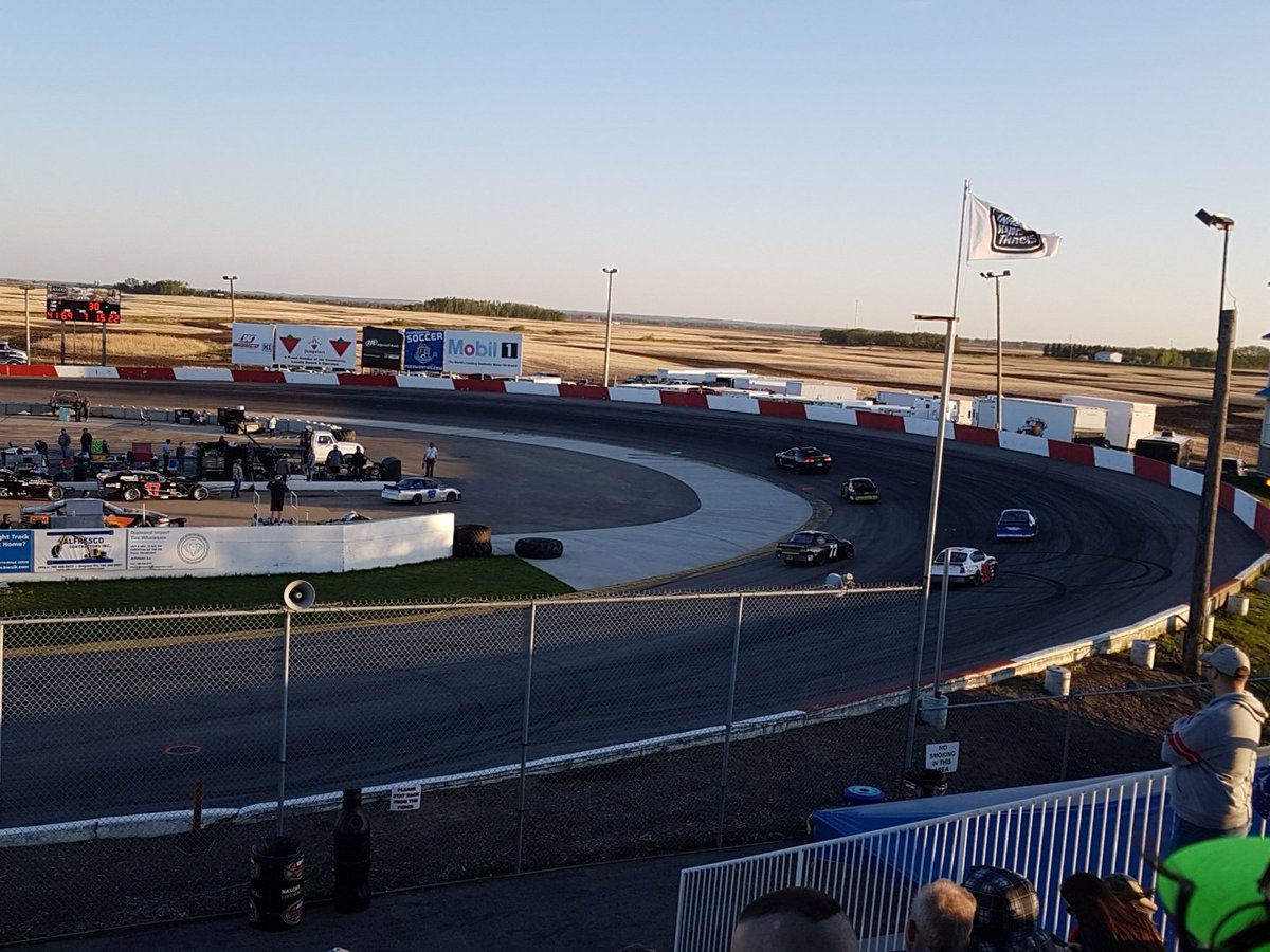 EIRNASCAR's tweet photo. What a great night for racing. @EIRNASCAR has racing every Saturday! Come on down for some family fun. https://t.co/Gr7RDo7wj3