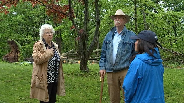 WFSBnews's tweet photo. Officials recommend to those who are desperate to remove large trees or branches from their yards to double check the credibility of tree removals services before putting money down. Tune in at 11pm for Jennifer Lee’s story. https://t.co/kDJ3Kl9NrD https://t.co/nKdeSoIyY5
