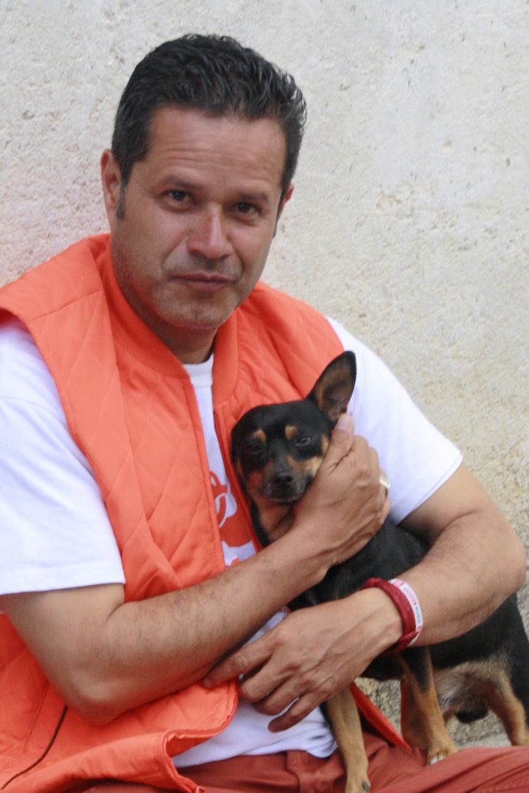 FelipeBretonT's tweet photo. Hoy me comprometí a gestionar e instalar un centro de salud animal para la protección, cuidado y atención de salud animal. 
#Cuautlancingo será un municipio referente en este rubro. 
#JuntosTransformamosCuautlancingo https://t.co/uaosAxUWyJ