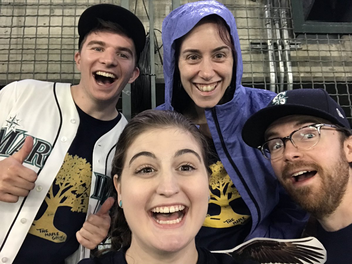 hillaryntweets's tweet image. #WhereWeGrove, even in the rain! #eheheh