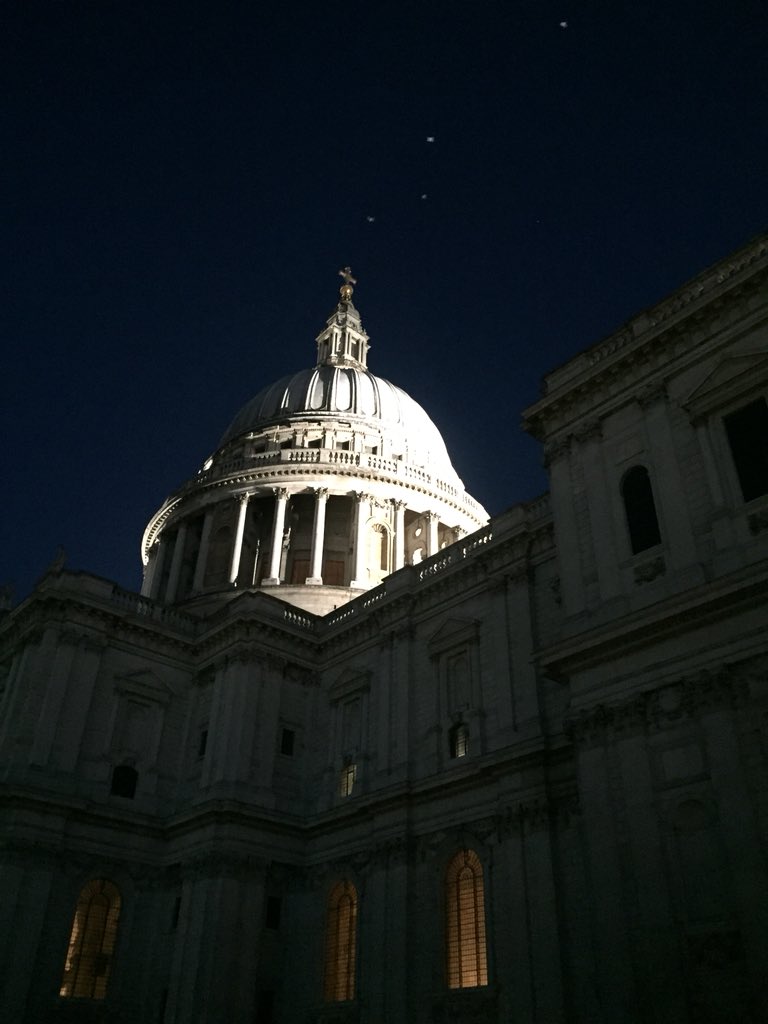ElfieKawaii's tweet photo. After dinner stroll
#StPauls #StPaulsCathedral #London #FirstDatesRestaurant #FirstDates #NightStroll #AfterDinnerStroll https://t.co/NsGD9MOLE3