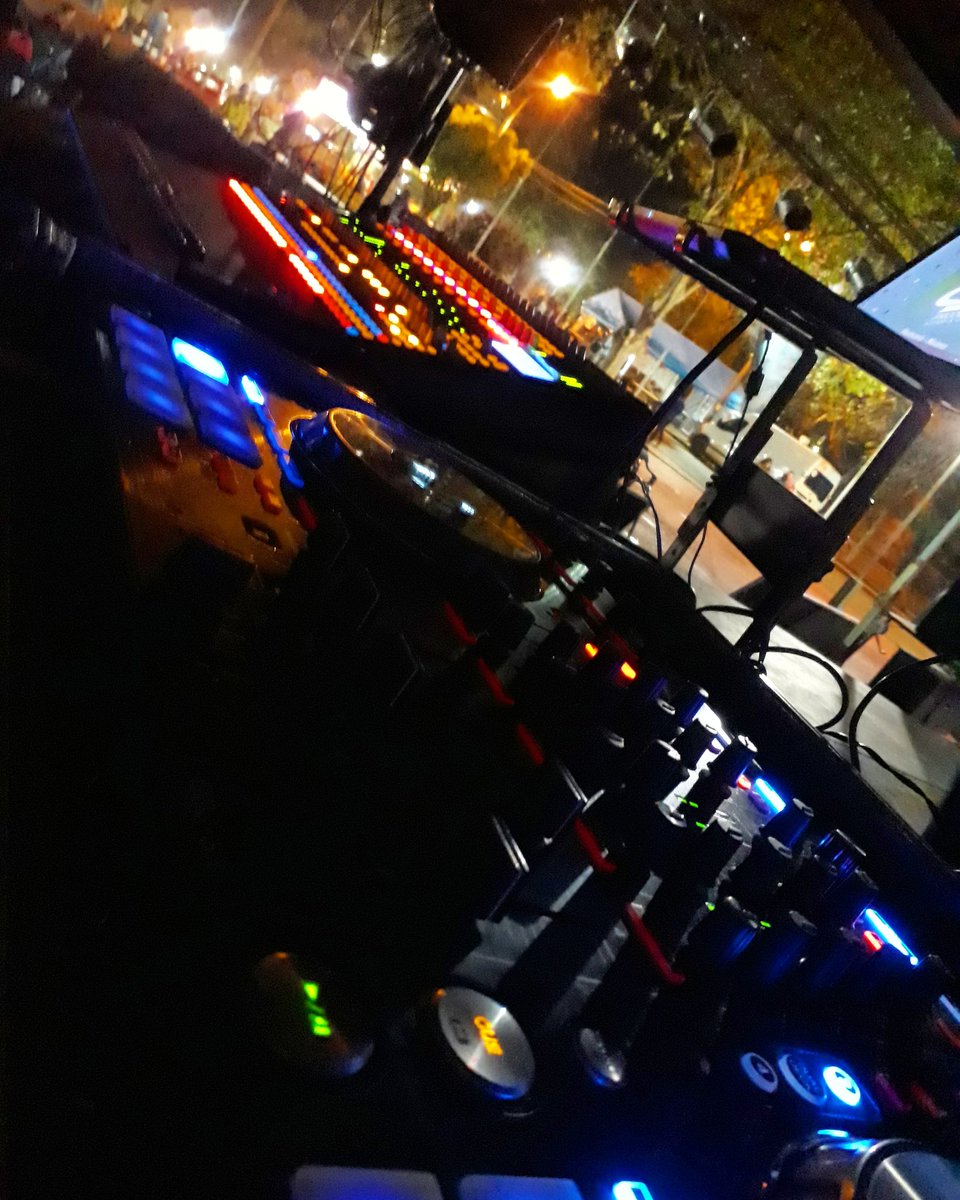 Ale_Moriniigo's tweet photo. #Ahora Encuentro de autos Montecarlo, Show en vivo de Matías Sotelo y Los Continuados 
#CMPRODUCCIONES https://t.co/pbYfFahefD