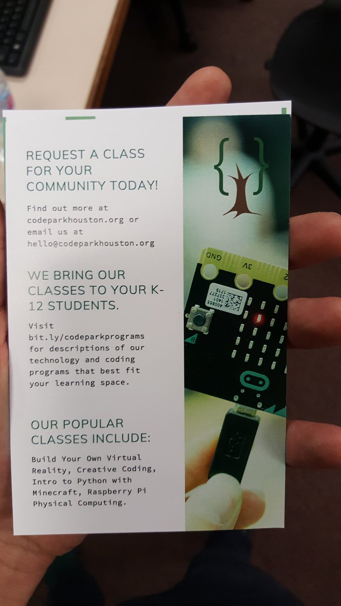 AndrewKarnavas's tweet image. Coding fun w/ @codeparkhouston at #TechLink #HPLScenicWoods @houstonlibrary