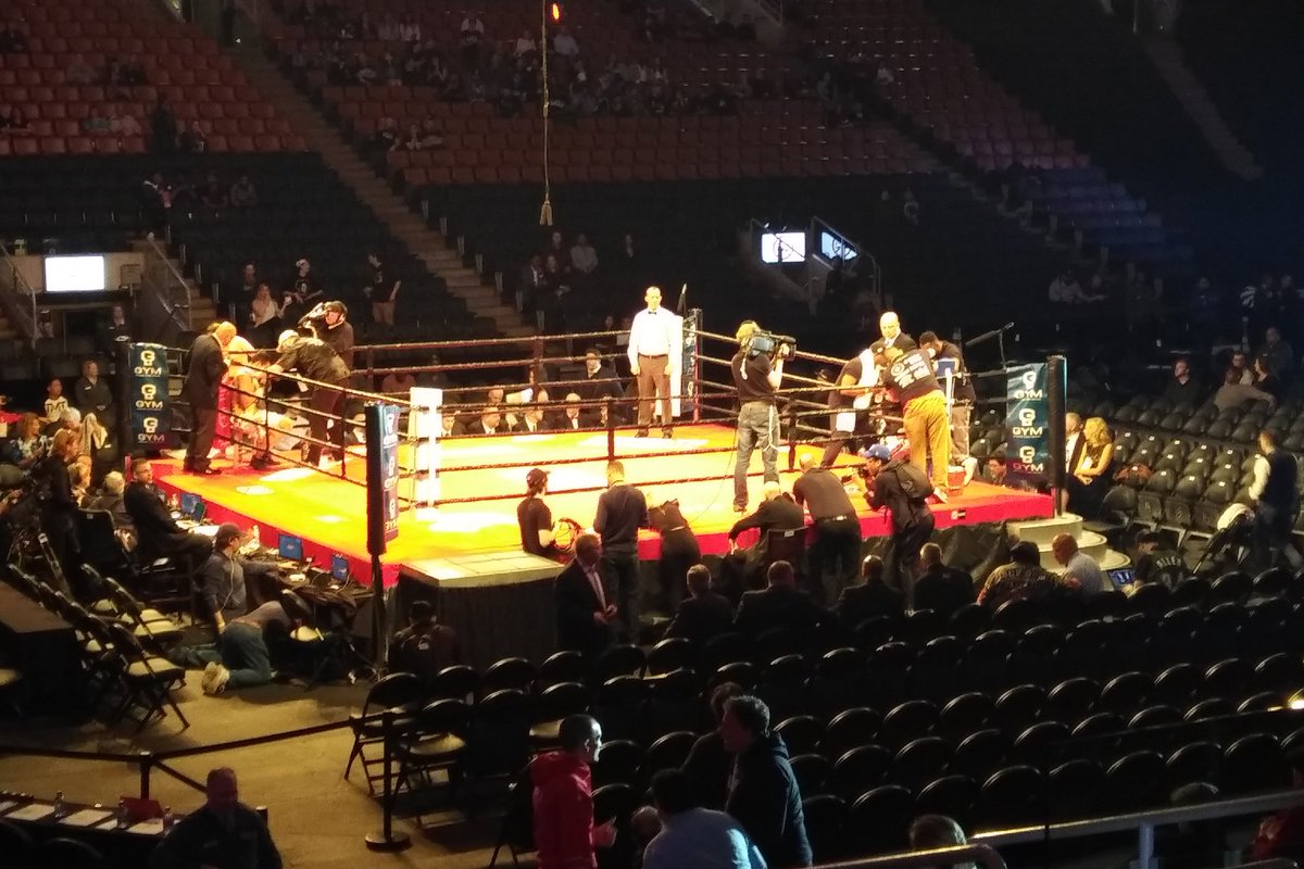 dreadtalkboxing's tweet photo. Evening Opens with the 1st Fight Featuring:
Nick Fantauzzi vs. Stephen Clement

1st Rnd SC more consistent, waiting for a straight left counter
2nd Rnd NF got knocked down; looping Left from SC
3rd Rnd NF dropped SC twice; vicious body shots to SC right side

@LeeBaxterBoxing https://t.co/H7SpOW3Ofj